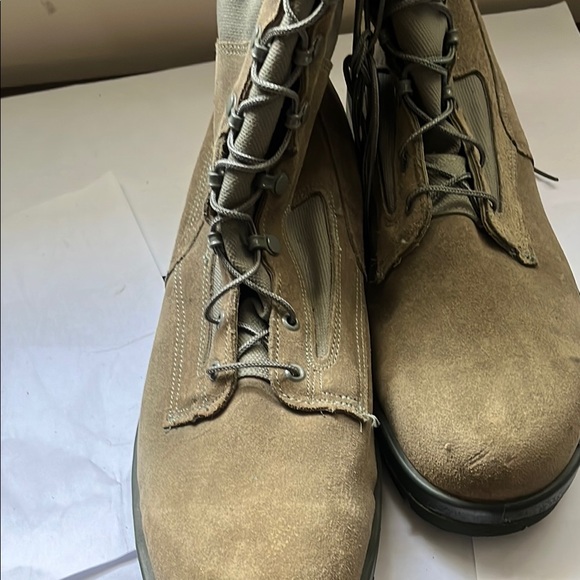 15R Air Force Tan Suede Combat Boots with Rugged Sole